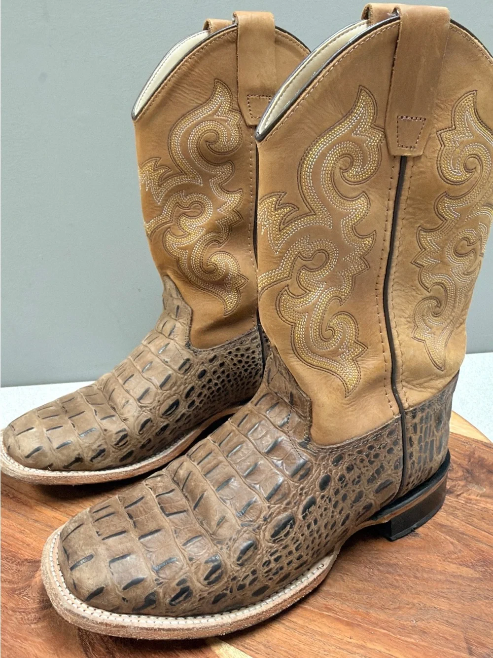 Old West Youth/Big‎ kid Faux Hornback Gator Print Boots will fit Women’s 6.5-7